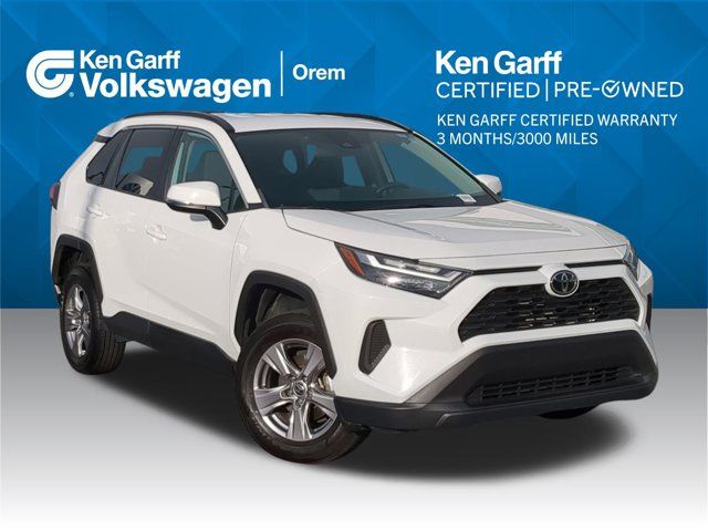 2020 Toyota RAV4 XLE