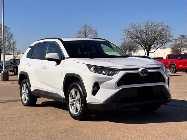 2020 Toyota RAV4 XLE