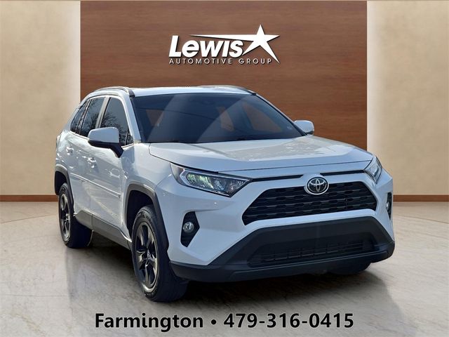 2020 Toyota RAV4 XLE