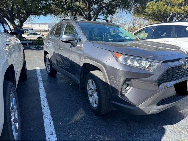 2020 Toyota RAV4 XLE