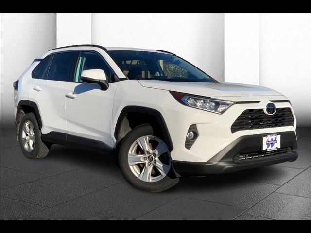 2020 Toyota RAV4 XLE