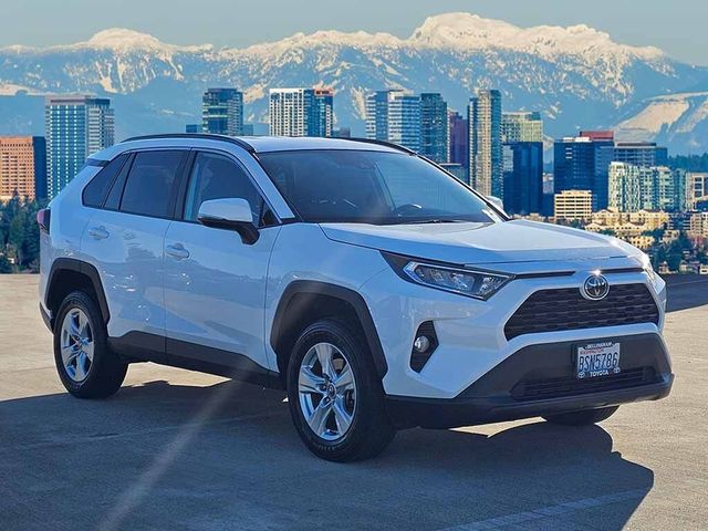 2020 Toyota RAV4 XLE