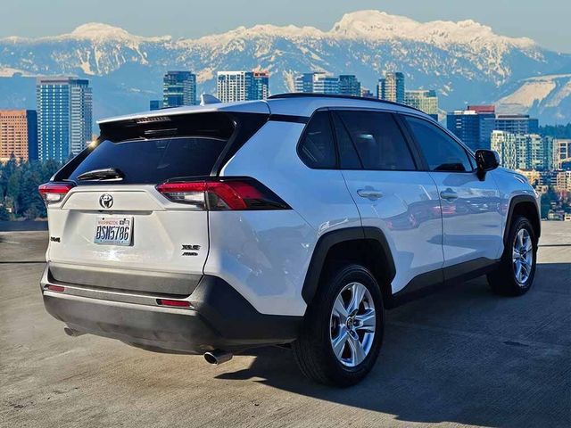 2020 Toyota RAV4 XLE