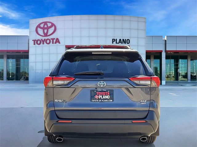 2020 Toyota RAV4 XLE