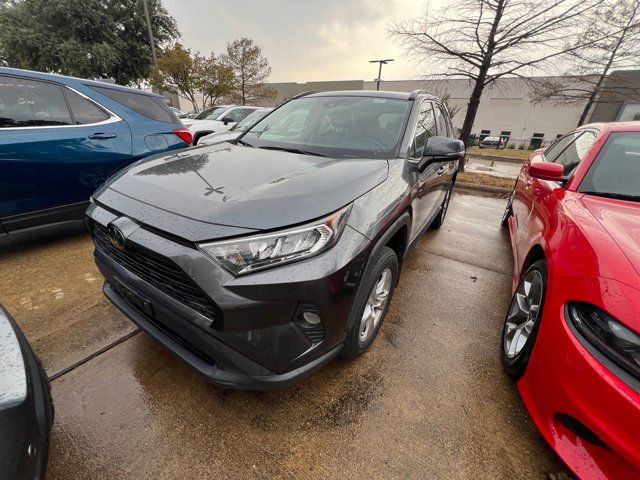 2020 Toyota RAV4 XLE