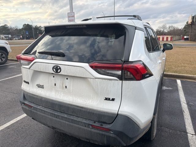 2020 Toyota RAV4 XLE