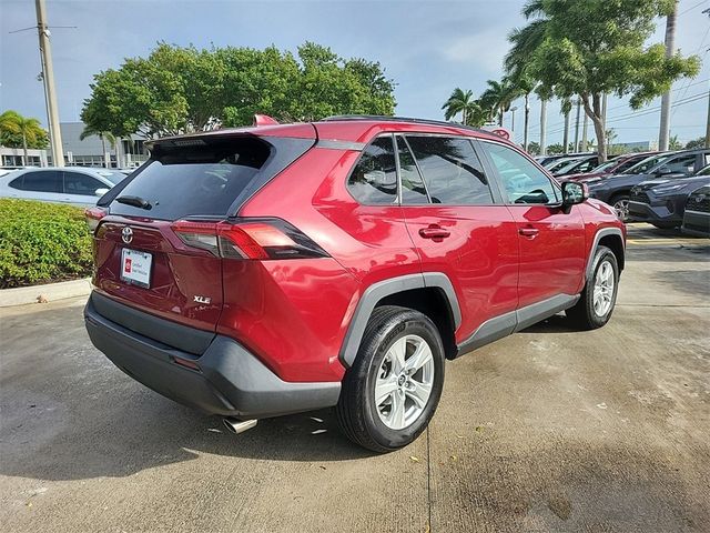 2020 Toyota RAV4 XLE