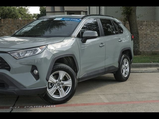 2020 Toyota RAV4 XLE