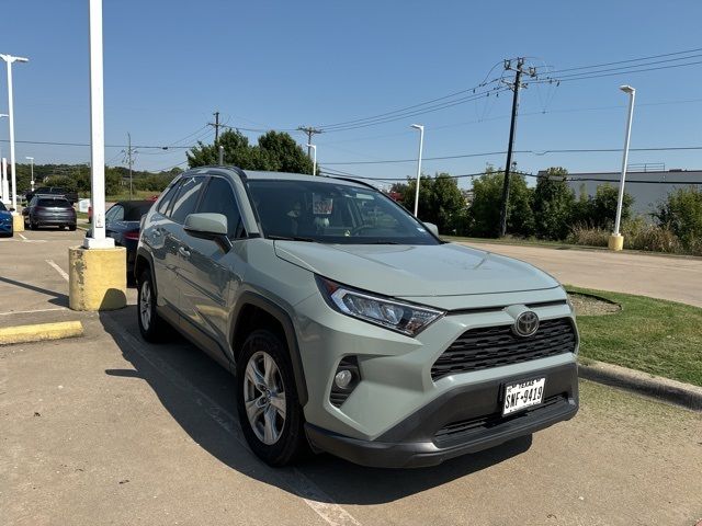 2020 Toyota RAV4 XLE