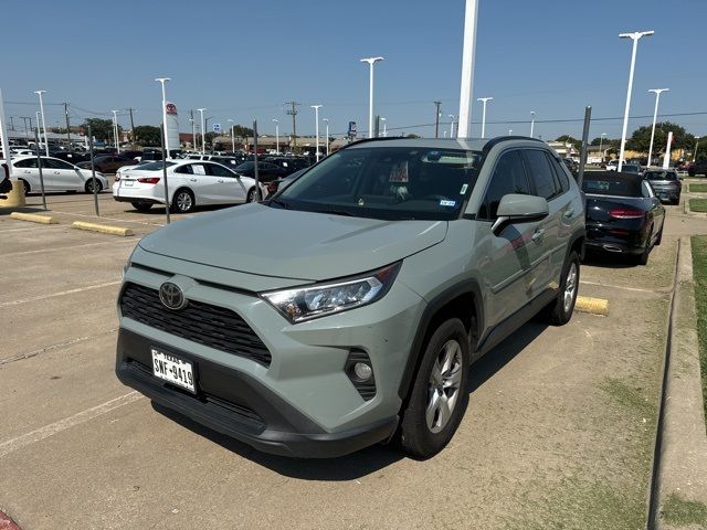 2020 Toyota RAV4 XLE