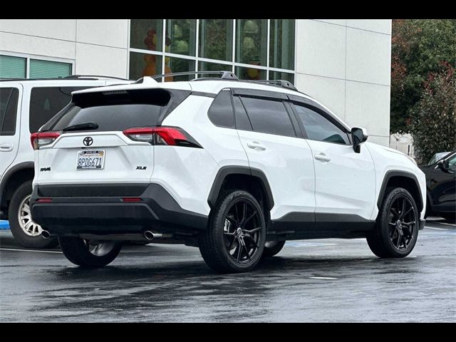 2020 Toyota RAV4 XLE