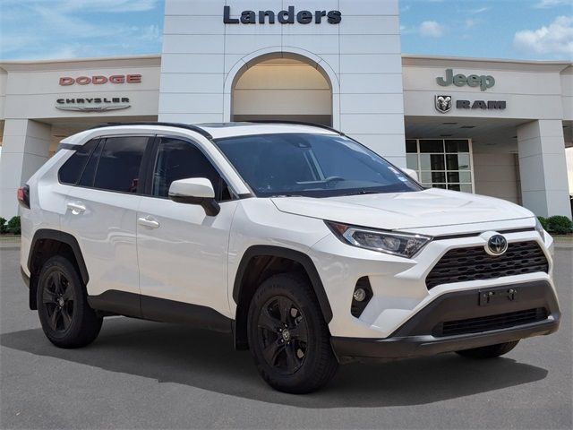 2020 Toyota RAV4 XLE