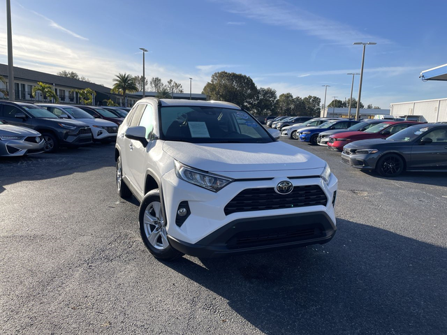 2020 Toyota RAV4 XLE