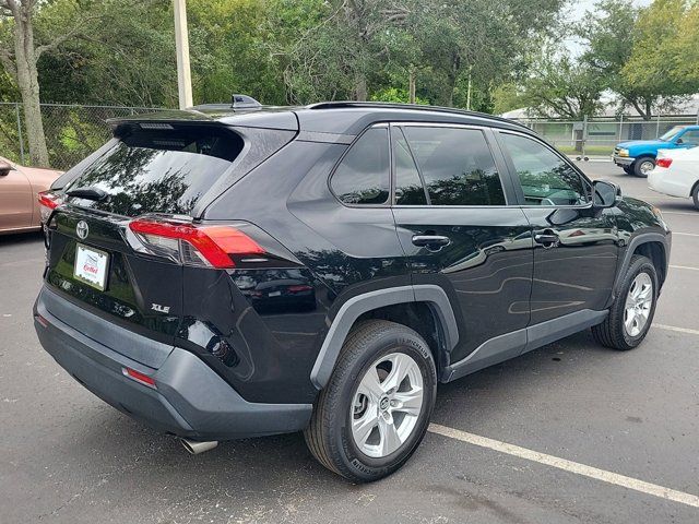 2020 Toyota RAV4 XLE