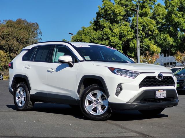 2020 Toyota RAV4 XLE