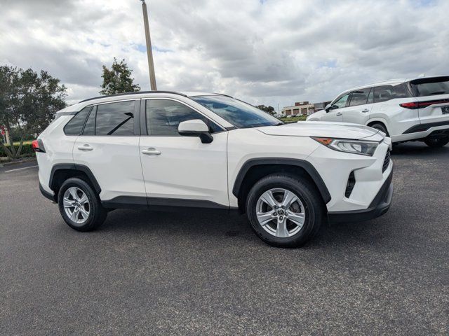 2020 Toyota RAV4 XLE