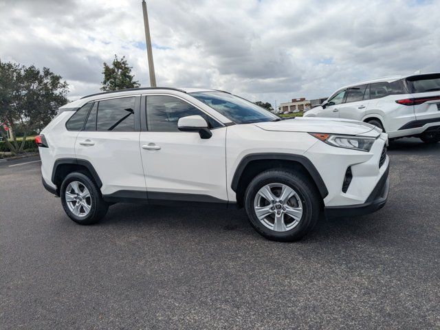 2020 Toyota RAV4 XLE