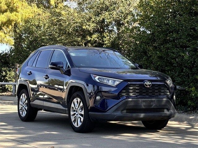 2020 Toyota RAV4 XLE Premium