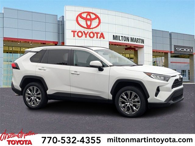 2020 Toyota RAV4 XLE Premium