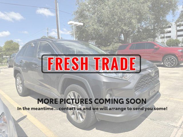 2020 Toyota RAV4 XLE Premium