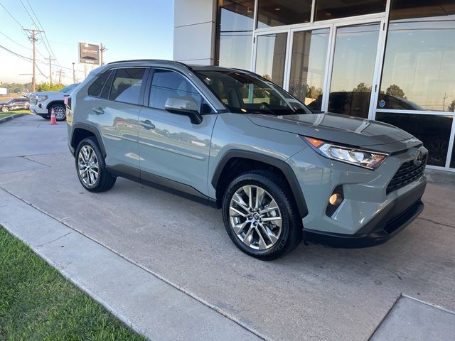 2020 Toyota RAV4 XLE Premium