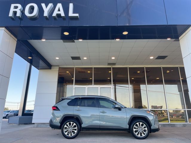 2020 Toyota RAV4 XLE Premium