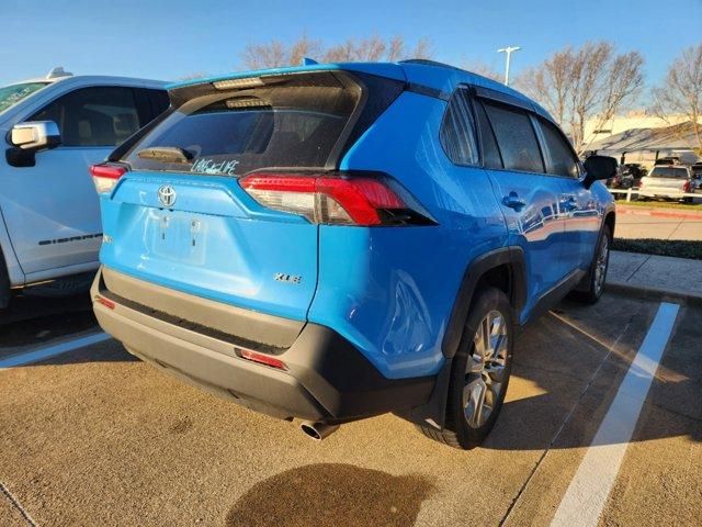 2020 Toyota RAV4 XLE Premium