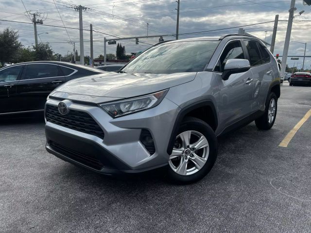 2020 Toyota RAV4 XLE