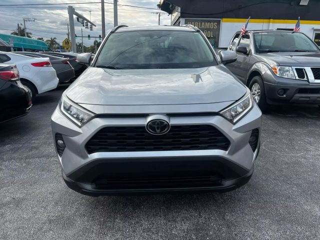 2020 Toyota RAV4 XLE