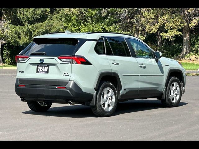 2020 Toyota RAV4 Hybrid XLE