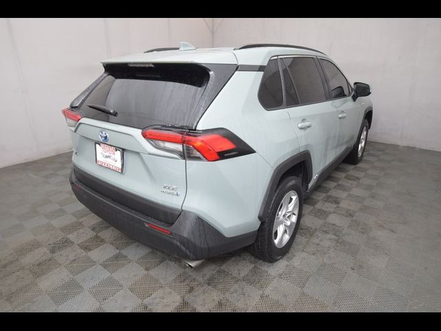 2020 Toyota RAV4 Hybrid XLE