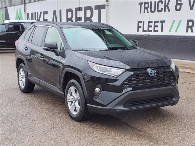 2020 Toyota RAV4 Hybrid XLE