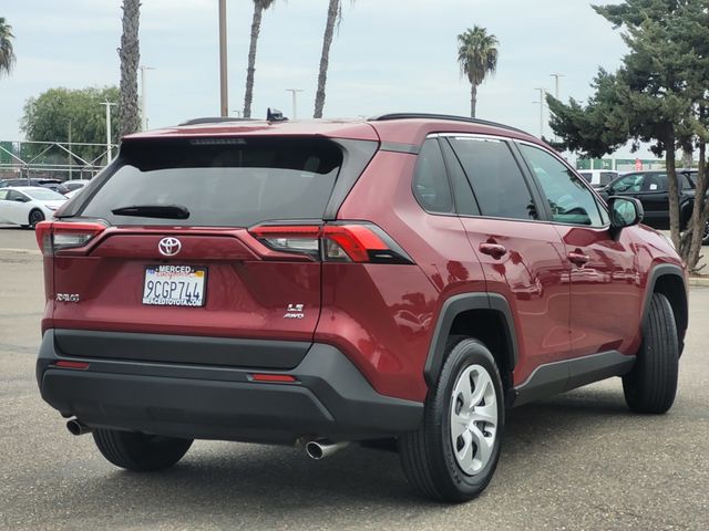 2020 Toyota RAV4 LE