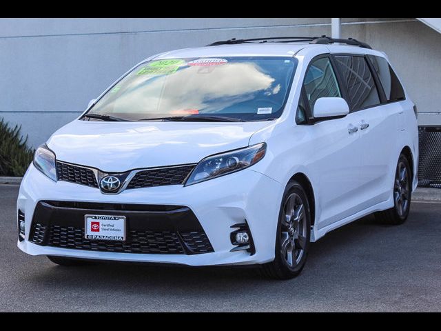 2020 Toyota Sienna SE