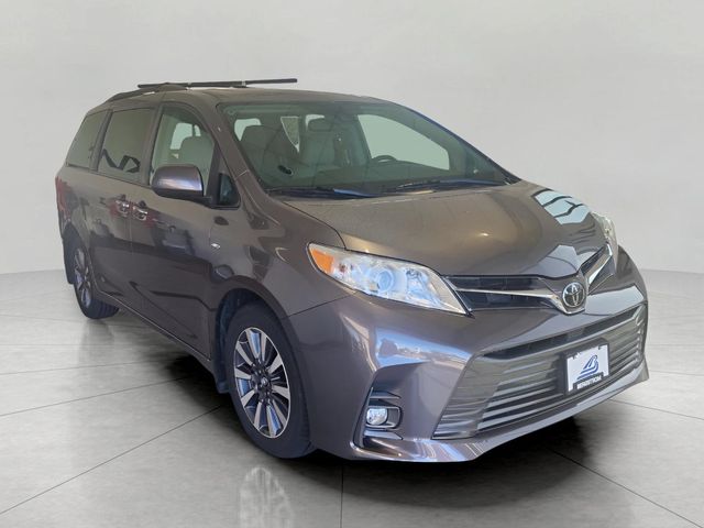 2020 Toyota Sienna XLE