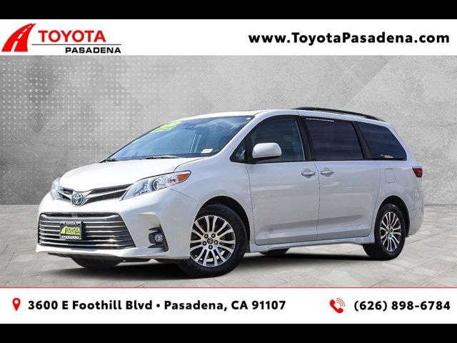 2020 Toyota Sienna XLE