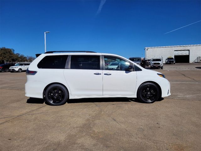 2020 Toyota Sienna 