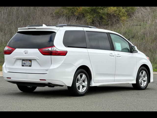 2020 Toyota Sienna LE