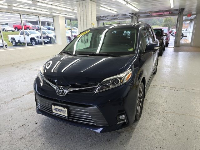 2020 Toyota Sienna 