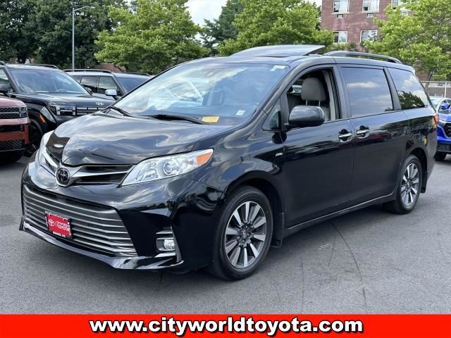 2020 Toyota Sienna XLE Premium