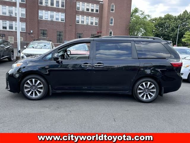 2020 Toyota Sienna XLE Premium