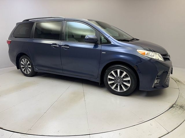 2020 Toyota Sienna XLE Premium