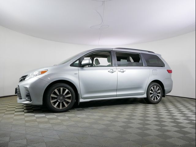 2020 Toyota Sienna LE