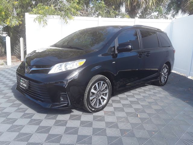 2020 Toyota Sienna LE