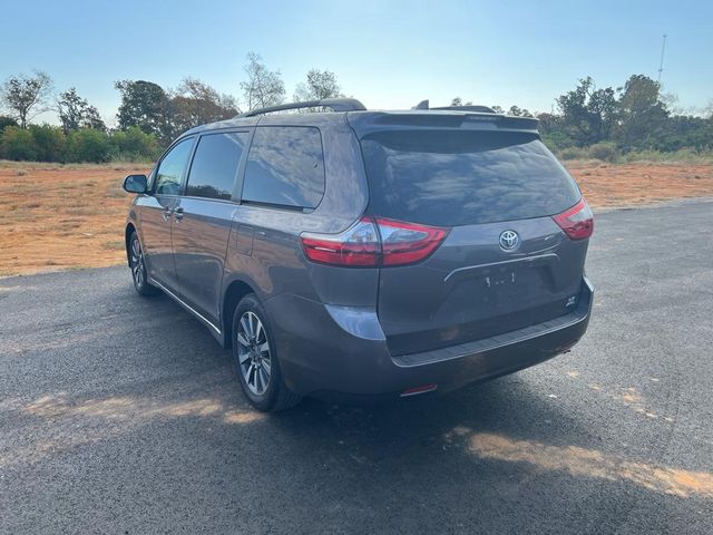 2020 Toyota Sienna LE