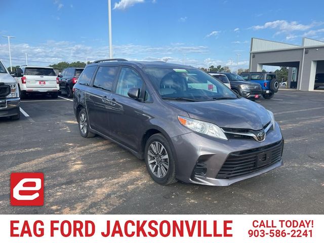 2020 Toyota Sienna LE