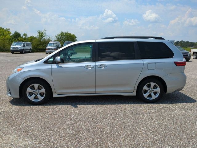 2020 Toyota Sienna LE