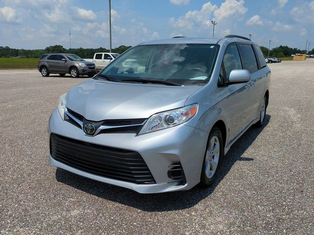 2020 Toyota Sienna LE