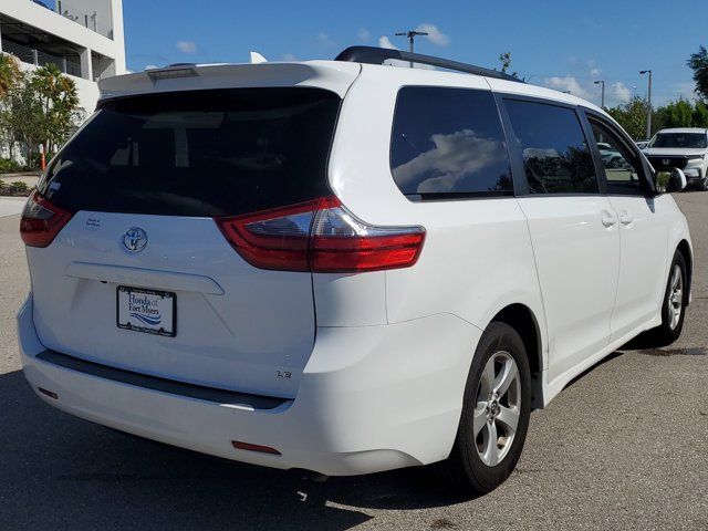 2020 Toyota Sienna LE