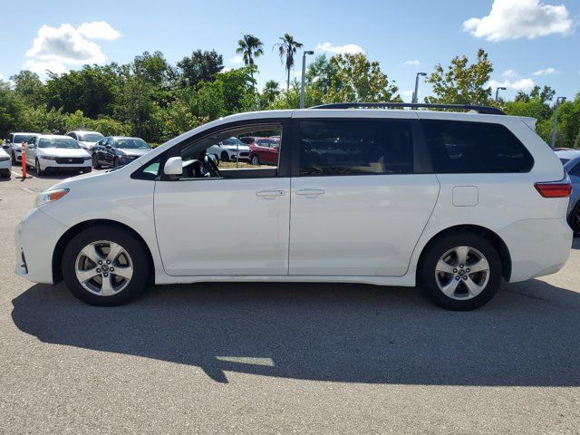 2020 Toyota Sienna LE